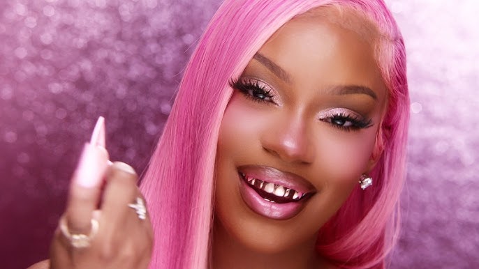 Monaleo Channels Beyoncé in New “Everything Pinka” Video Featuring Teezo Touchdown