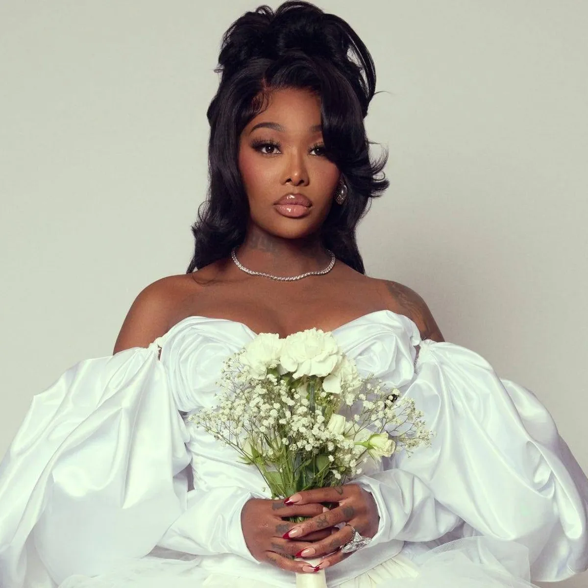 Summer Walker Delivers an Intimate Yet Theatrical Homecoming at State Farm Arena